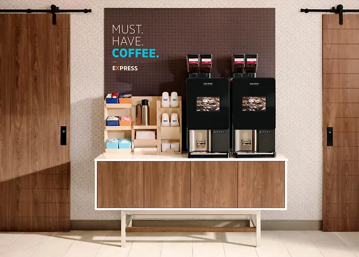 Holiday Inn Express And Suites Houston North - Iah Area By Ihg